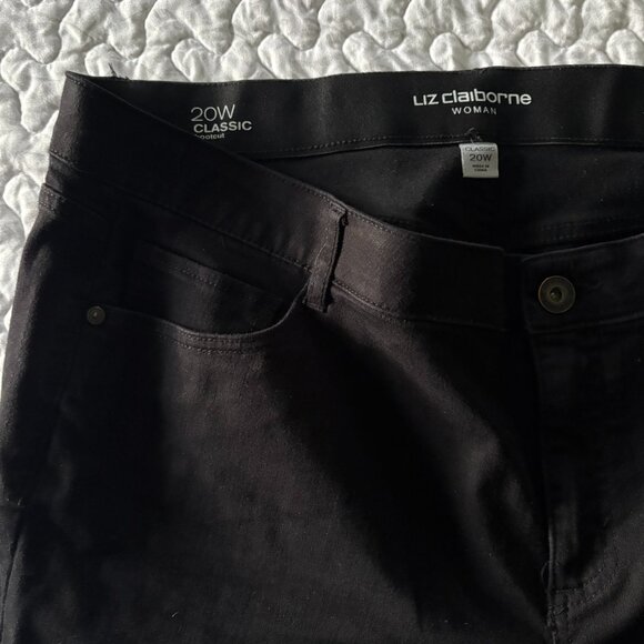Liz Claiborne Women 20W Classic Bootcut Black denim jean - Picture 3 of 6